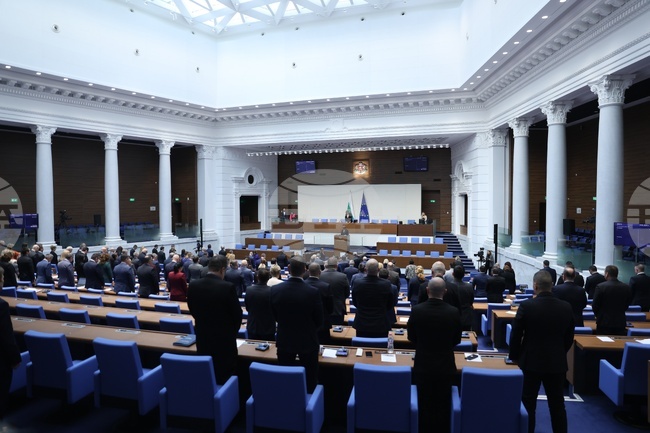 Народното събрание удължи работното си време