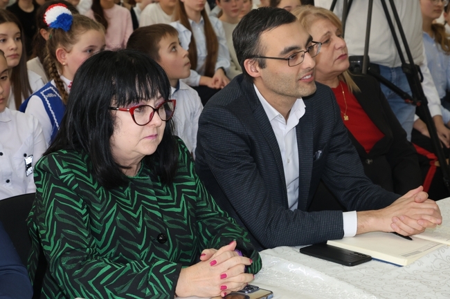 Bulgarian Ambassador to Moldova Visits Educational Institutions in Gagauzia