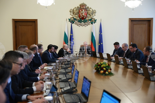 Управленската програма на правителството е готова, ще бъде разгледана тази седмица на заседание на Министерския съвет, каза Росен Желязков