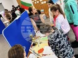 Ученици от училище „Зора“ в Бейзингстоук се включиха в интерактивна игра под надслов „По стъпките на Левски: Тайните комитети оживяват“