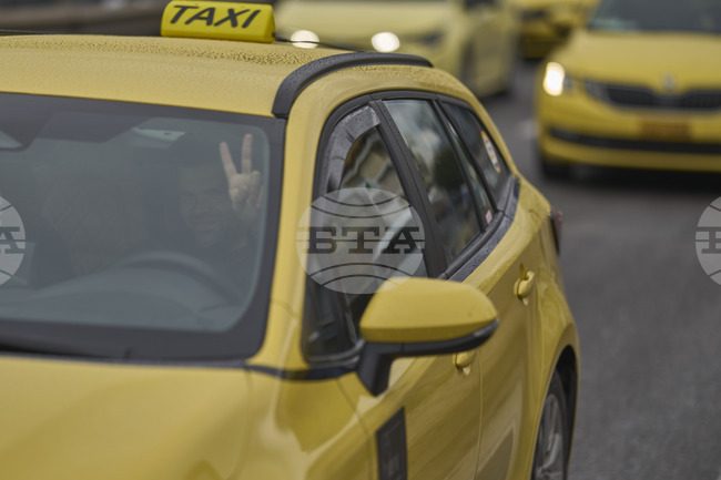 Таксиметровите шофьори на летището в Атина ще стачкуват днес