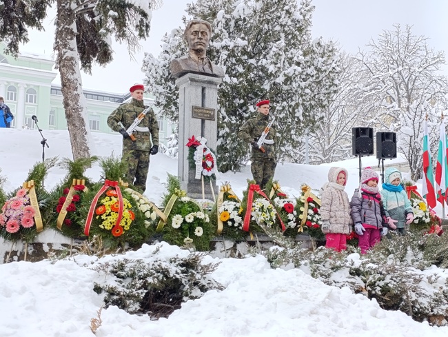 Община Шумен отбеляза 152 години от гибелта на Апостола на свободата