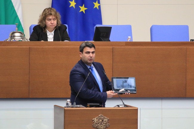 Андрей Вълчев: Къде е КЕВР? Къде са втори месец компенсациите на българските граждани?