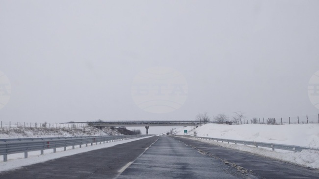 Ограничено е движението по автомагистрала "Тракия" между Бургас и Зимница