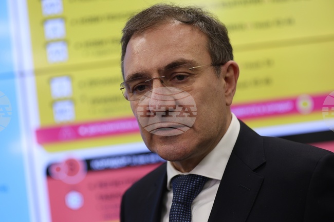 Беше немислимо и недопустимо „швейцарското правило" за пенсиите да бъде нарушавано, смята министър Борислав Гуцанов