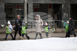 Васил Левски - паметник - цветя - поднасяне