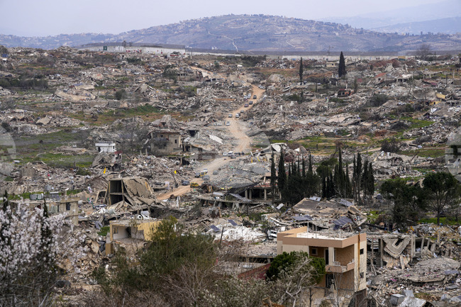 Израелската армия съобщи, че е атакувала военни обекти на "Хизбула" в Източен Ливан