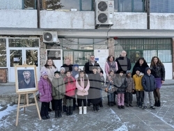 За втора поредна година в Костенец се преклониха пред паметта на Васил Левски