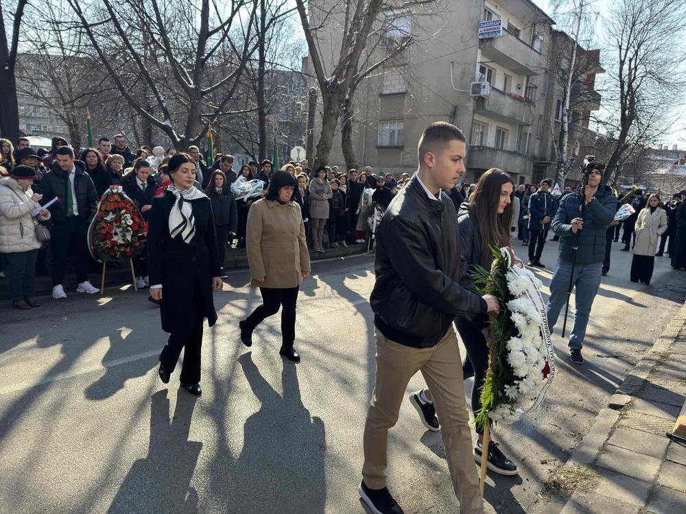 ОА Видин: Областното ръководство се поклони пред паметта на Апостола на свободата