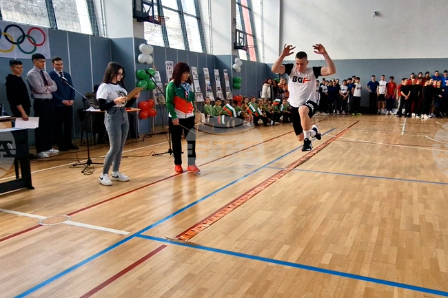 Над 100 деца се включиха в традиционното състезание „Лъвски скок“ в Смолян