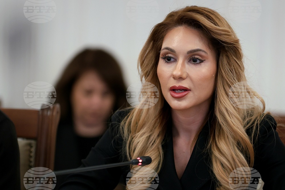 Парламент - Подкомисия - защита на потребителите и ограничаване на монополите - заседание