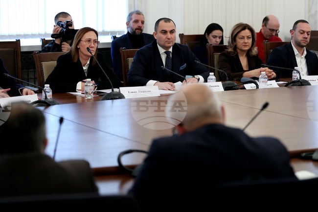 Диалогът между мобилните оператори и институциите и защитата на потребителите бяха обсъдени на заседание на ресорната парламентарна подкомисия 