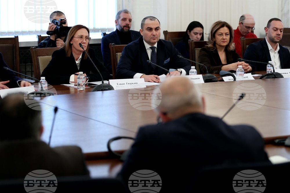 Парламент - Подкомисия - защита на потребителите и ограничаване на монополите - заседание