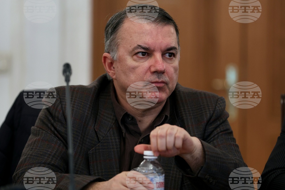 Парламент - Подкомисия - защита на потребителите и ограничаване на монополите - заседание