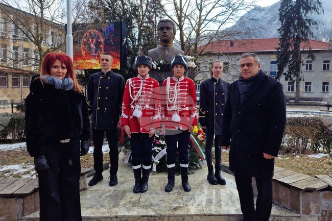 Смолян - Васил Левски - почетен караул