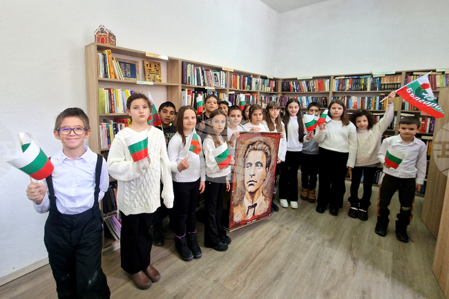 Смолян - ученици - стихове за Левски