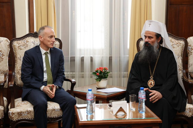 Министър Красимир Вълчев на среща с Патриарх Даниил: Цел на образователната система е да подготвя добри хора
