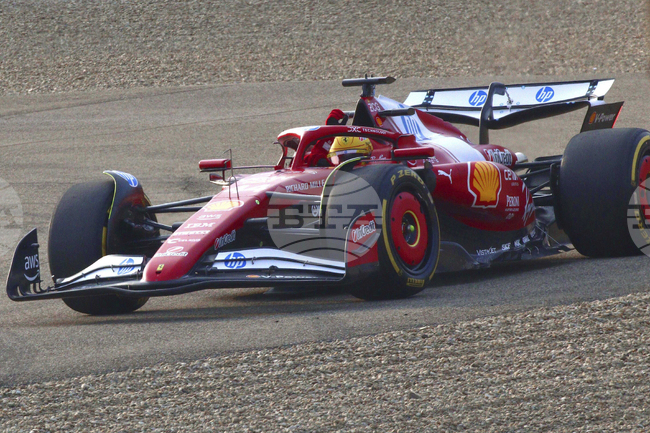 Хамилтън и Льоклер направиха първите си обиколки с новия болид на Ферари