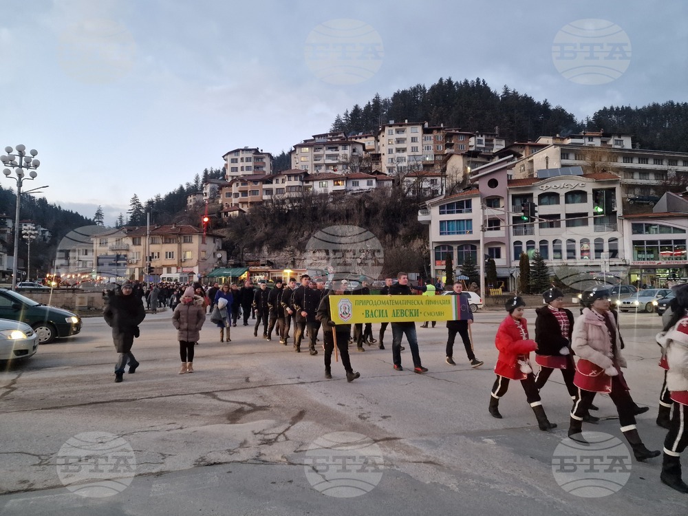 Смолянчани сведоха глави пред подвига и делото на Апостола на свободата