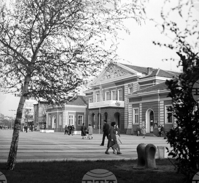 Създаден е Драматичният театър „Невена Коканова“ в Ямбол 