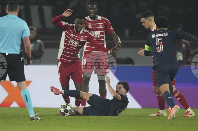 Брест се измъкна от зоната на изпадащите във френската Лига 1 след драматична победа над Мец у дома