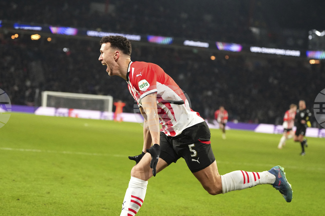 Треньорът на Барселона Ханзи Флик иска да привлече хърватина Иван Перишич от ПСВ Айндховен