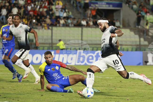 Депай ще започне за нидерландците, Де Йонг също ще играе