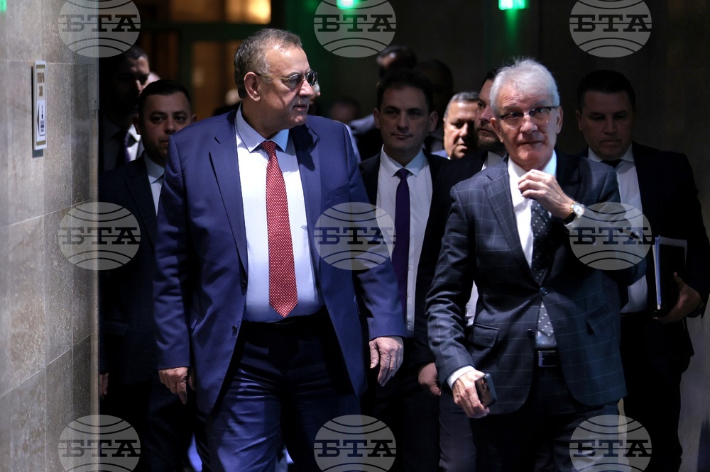 Твърденията на Пеевски за д-р Ахмед Доган са несъстоятелни, заявяват от ПГ „Демокрация, права и свободи“ - ДПС