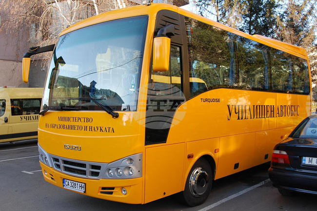 Мъж от Лом е задържан, след като ударил непълнолетна ученичка в училищен автобус