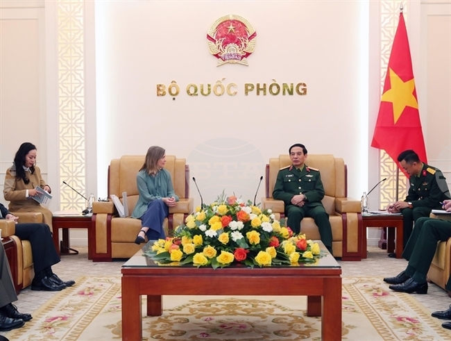ВНА: Виетнамският министър на отбраната приветства сътрудничеството с Канада