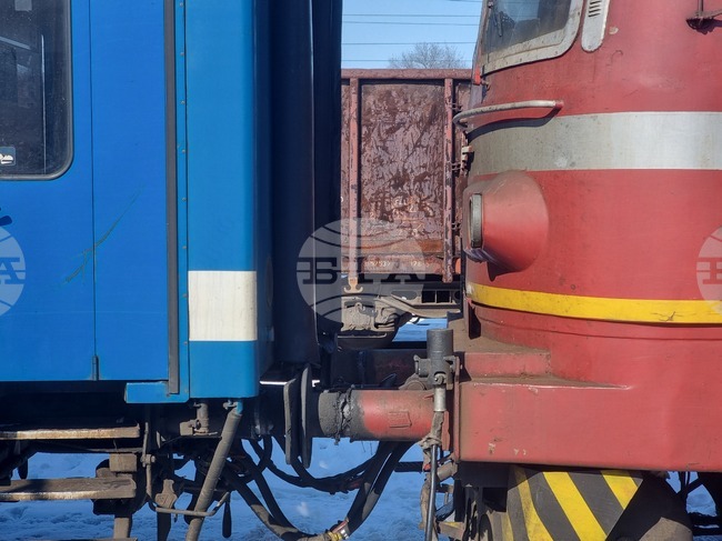 При трудова злополука в локомотивно депо в Дупница е загинал 36-годишен мъж, убит е от токов удар