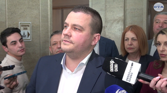 Парламентът ще обсъди проект на съвместна декларация за недопускане изпращането на български военнослужещи в Украйна, съобщи Станислав Балабанов