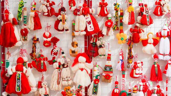 Работилница за мартеници организира училище „Дора Габе“ в Краков 