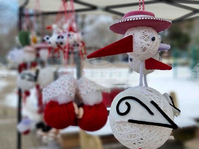 Първите мартеници вече са изложени на традиционния базар в центъра на Ямбол