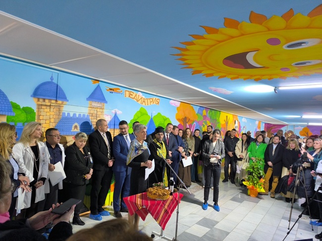  Игри и детски книжки подари заместник областният управител Живко Желязков на обновеното пеадиатрично отделение в „МБАЛ Добрич“ АД