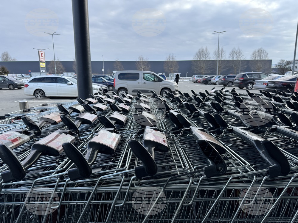 Вторият обявен национален бойкот не опразни хипермаркетите в Казанлък, но посетителите бяха по-малко от обичайното