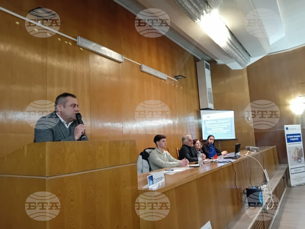 Конференцията „На един език с младежите“ събра в Смолян ученици от три общини 