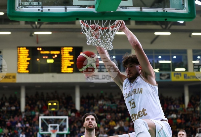 Тенерифе и Константин Костадинов с поражение на старта на полуфиналите в испанското баскетболно първенство