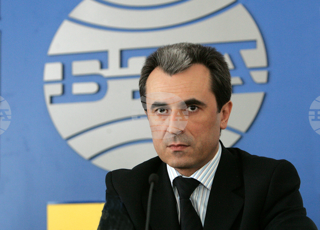 Доц. Пламен Орешарски - финансист и политик