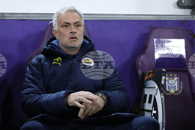 Фенербахче заведе дело срещу Галатасарай заради атака срещу Жозе Моуриньо