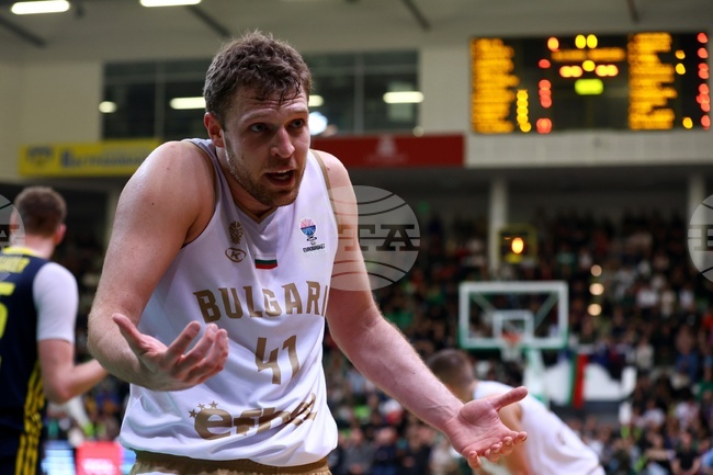 Кипърската федерация по баскетбол поднови интереса си към включването на Александър Везенков в националния тим на страната