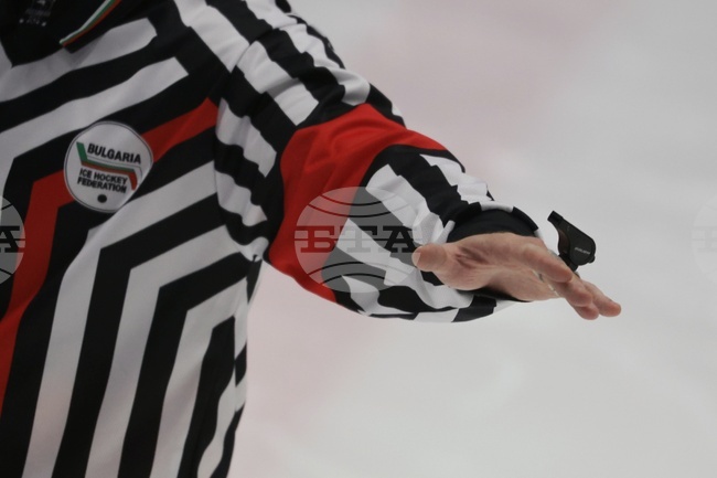 Българската федерация по хокей на лед спря съдийските права на рефера Василий Василев