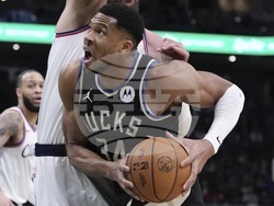 Clippers Bucks Basketball