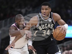 Clippers Bucks Basketball