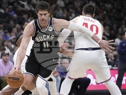 Clippers Bucks Basketball