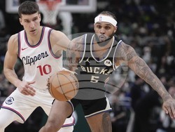 Clippers Bucks Basketball