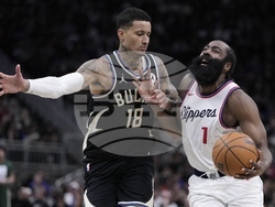 Clippers Bucks Basketball