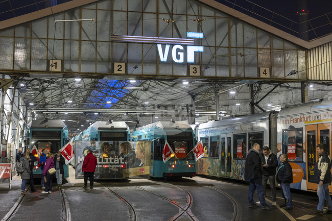 Общественият транспорт в Германия е спрян заради общонационална стачка