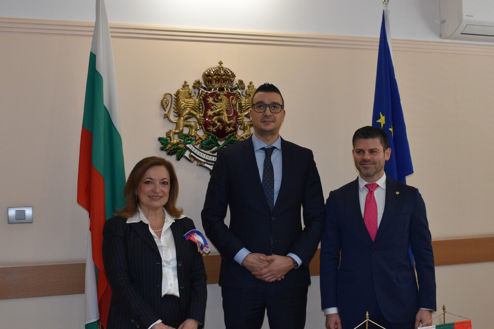 Economy Minister Dilov, Italian Ambassador Zarra Discuss Opportunities for Intensifying Economic Relations