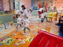 Пилотно прилагане на педагогическата практика "Утринна история" в яслите започва Министерството на образованието от тази учебна година. Снимка: МОН